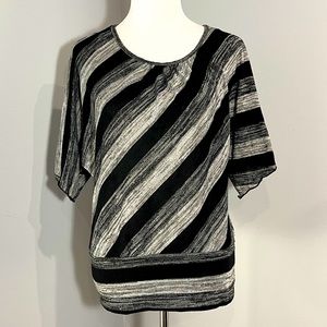 Black white and gray light weight sweater top